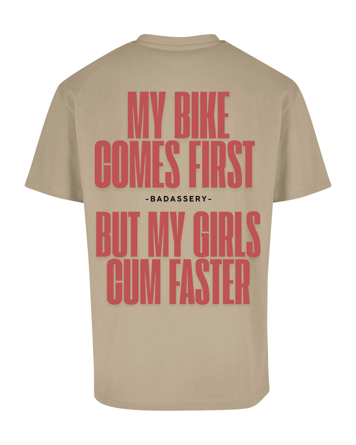 Girls Cum Faster Biker Heavy Tee – wet sand (Rücken)